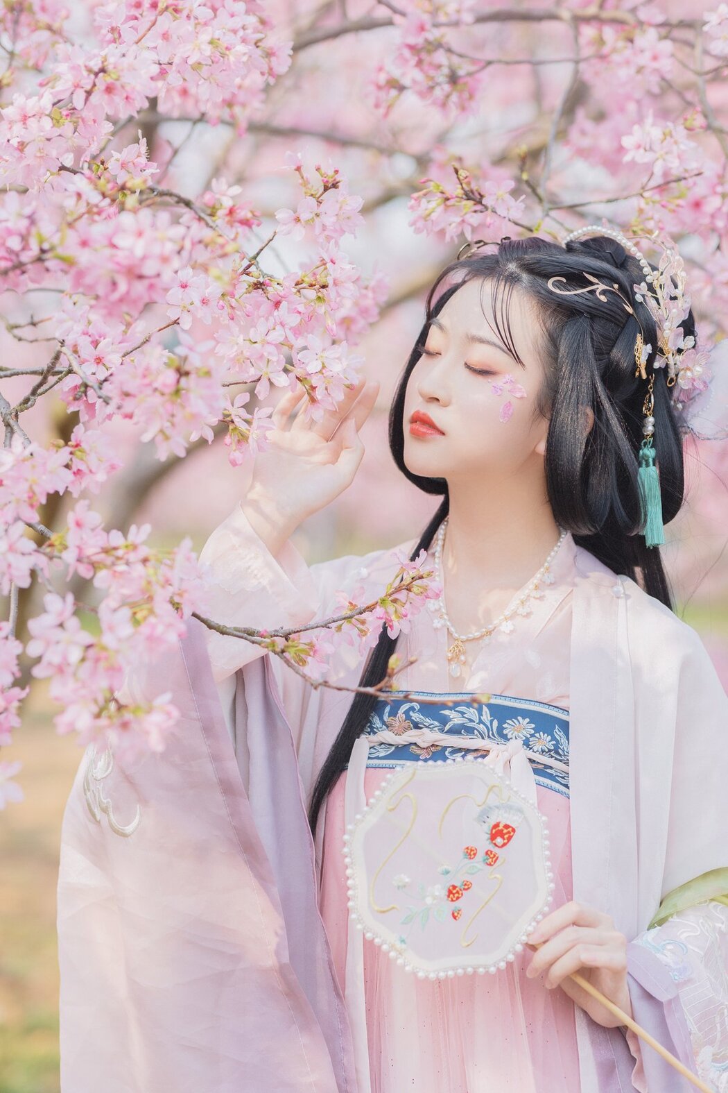 YiTuYu艺图语 Vol.2706 Qiong Na