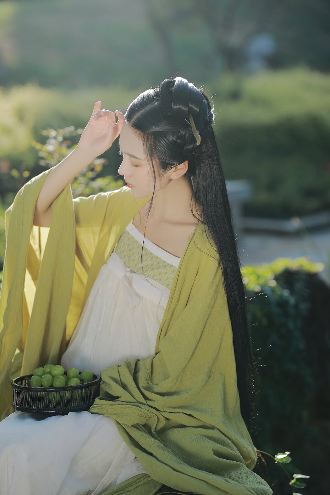 YiTuYu艺图语 Vol.2693 Yu Jin