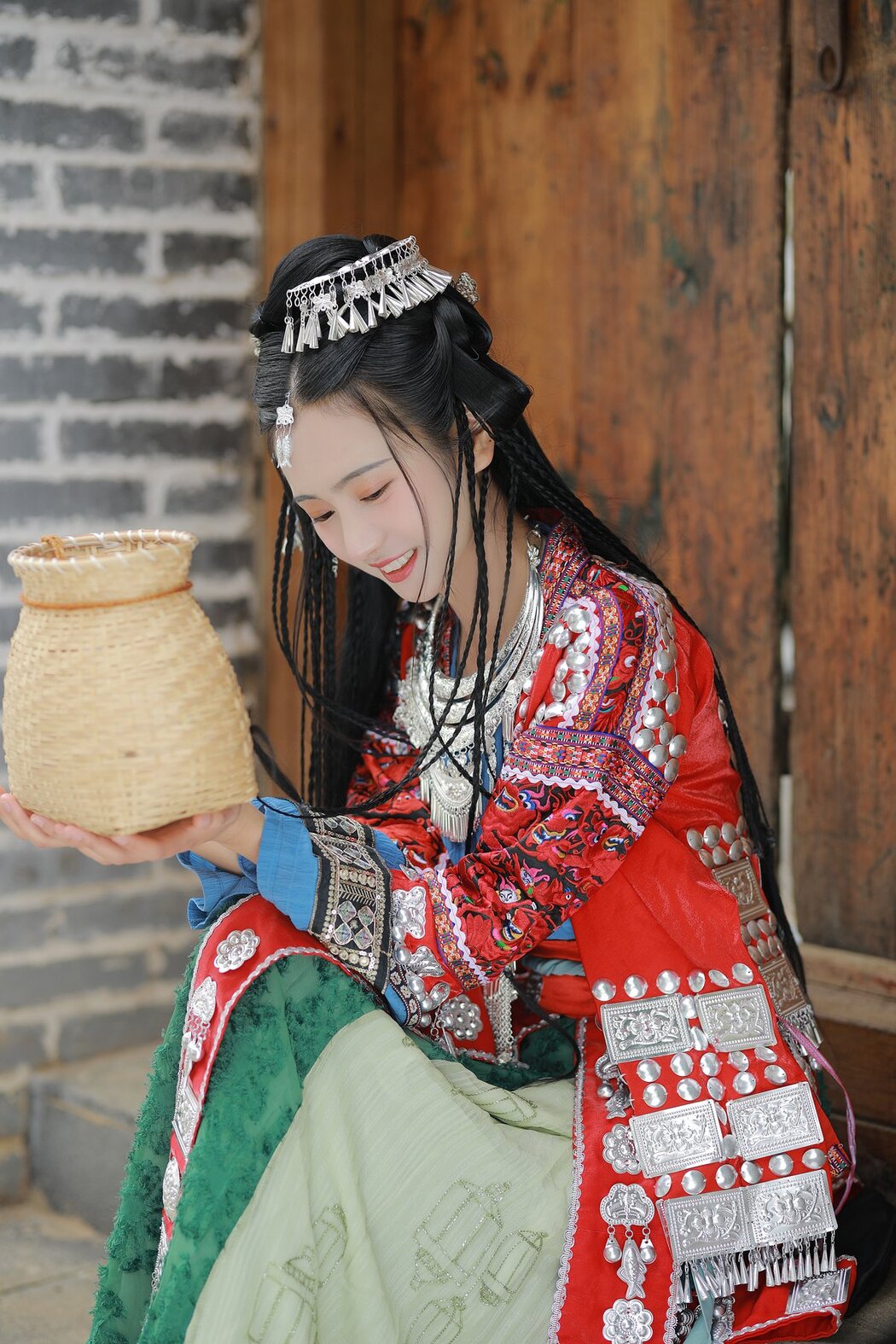 YiTuYu艺图语 Vol.2679 Yu Jin