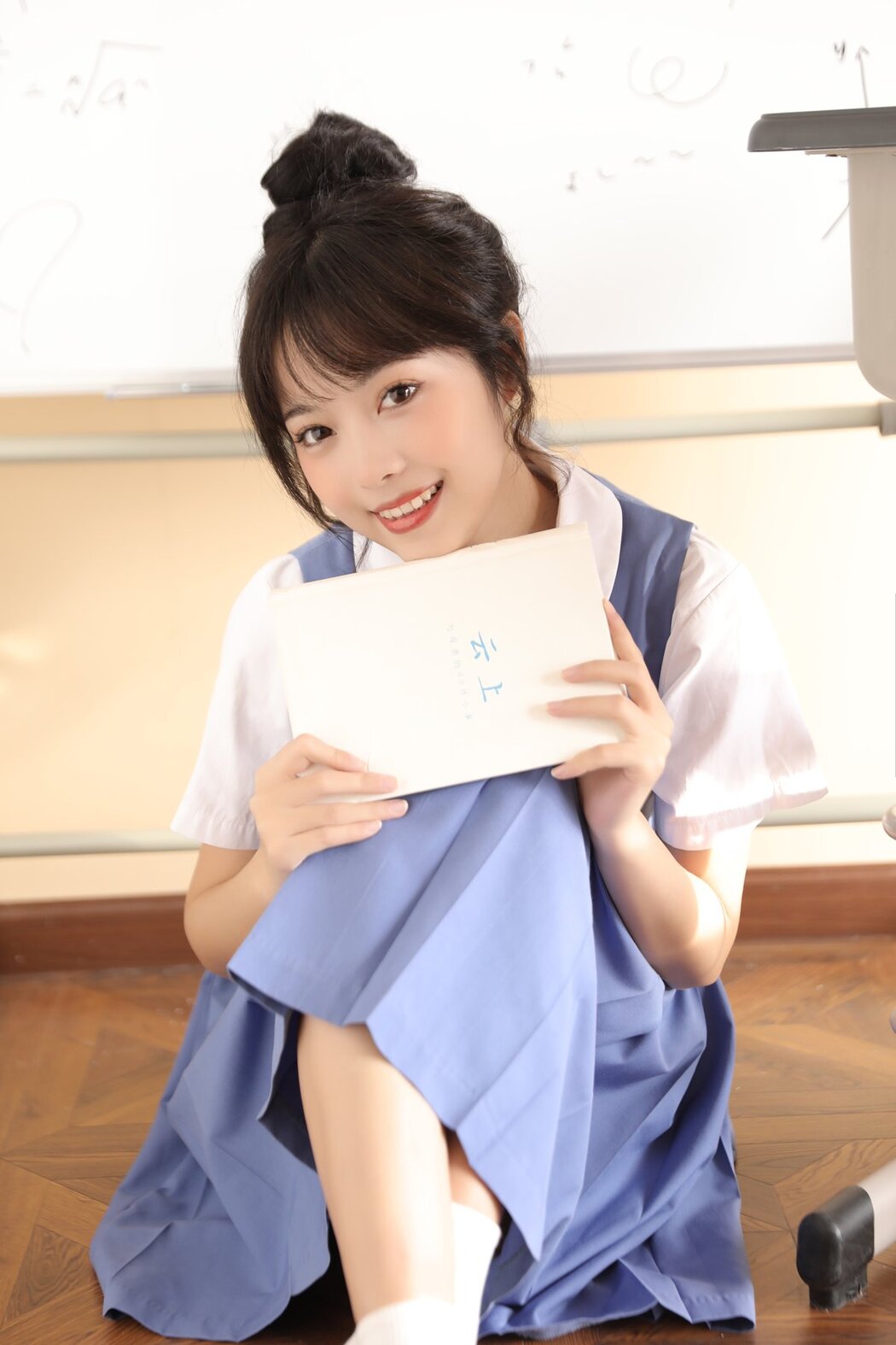YiTuYu艺图语 Vol.2655 Xiao Wei Ren Er