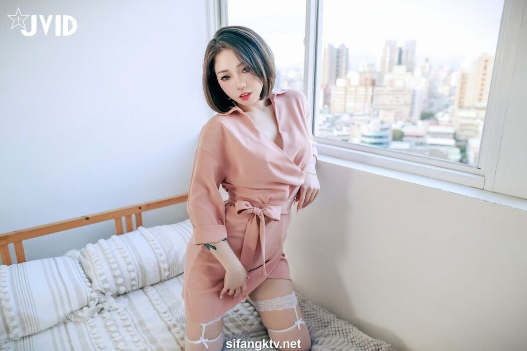 JVID Jie Mi 婕咪 Juice Ya Jie 雅捷 – 飢渴姊妹雅捷 婕咪用時間停止器侵犯維修工人 – 沒榨乾是不會停的 Part2