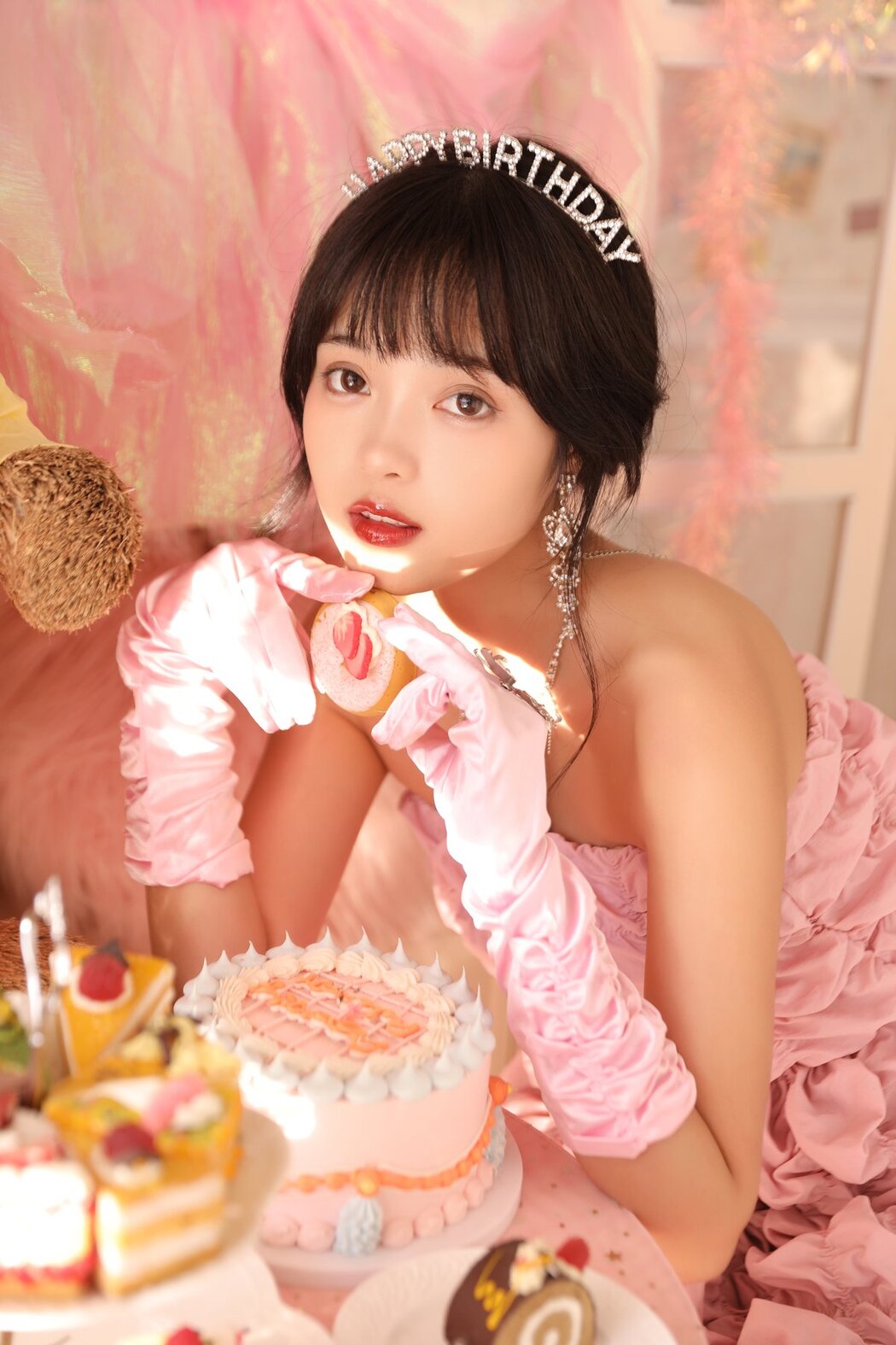 YiTuYu艺图语 Vol.2694 Xiao Wei Ren Er