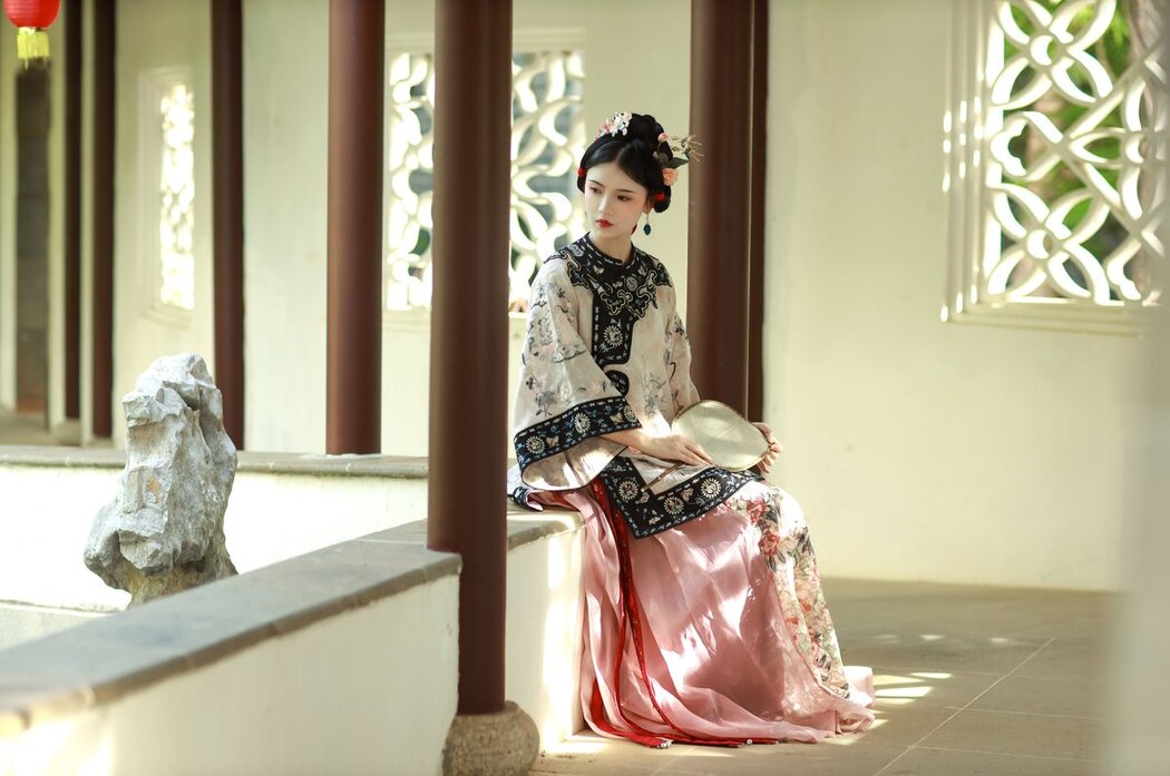 YiTuYu艺图语 Vol.2637 Miao Miao Jia De Xiao Yu Gan