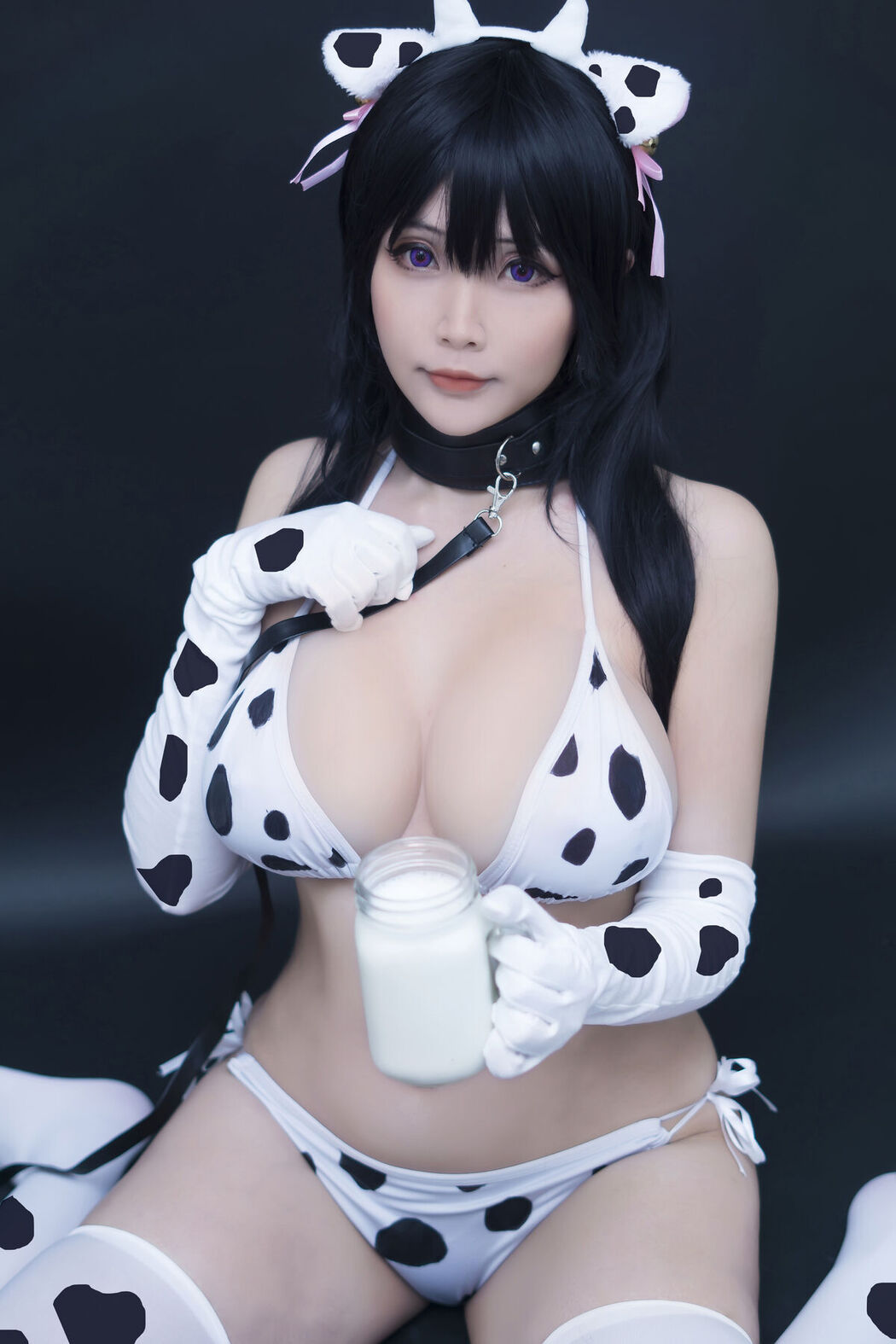Coser@Hana Bunny – Cow Bikini