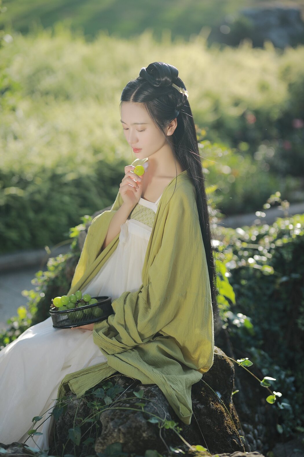 YiTuYu艺图语 Vol.2693 Yu Jin