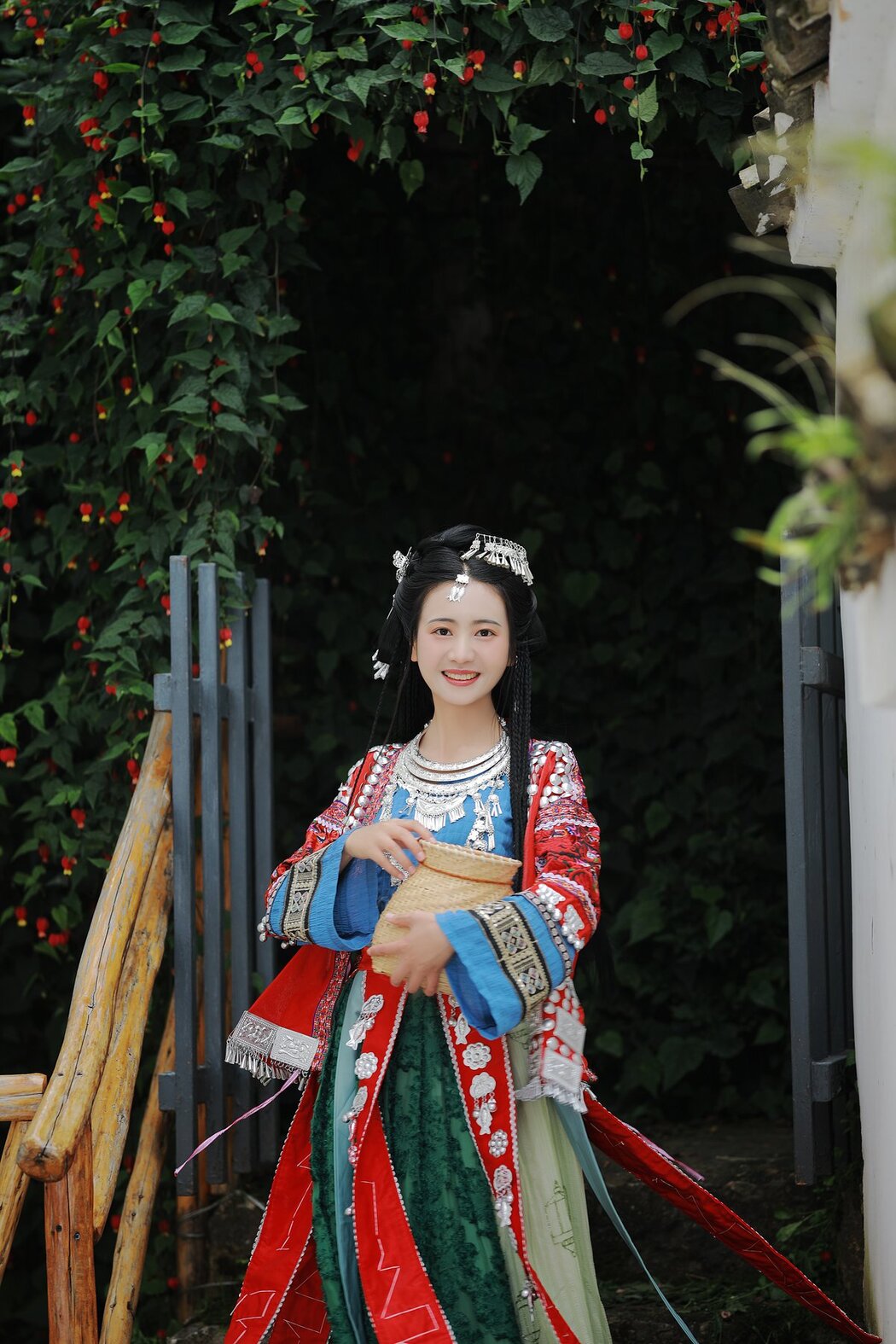 YiTuYu艺图语 Vol.2679 Yu Jin