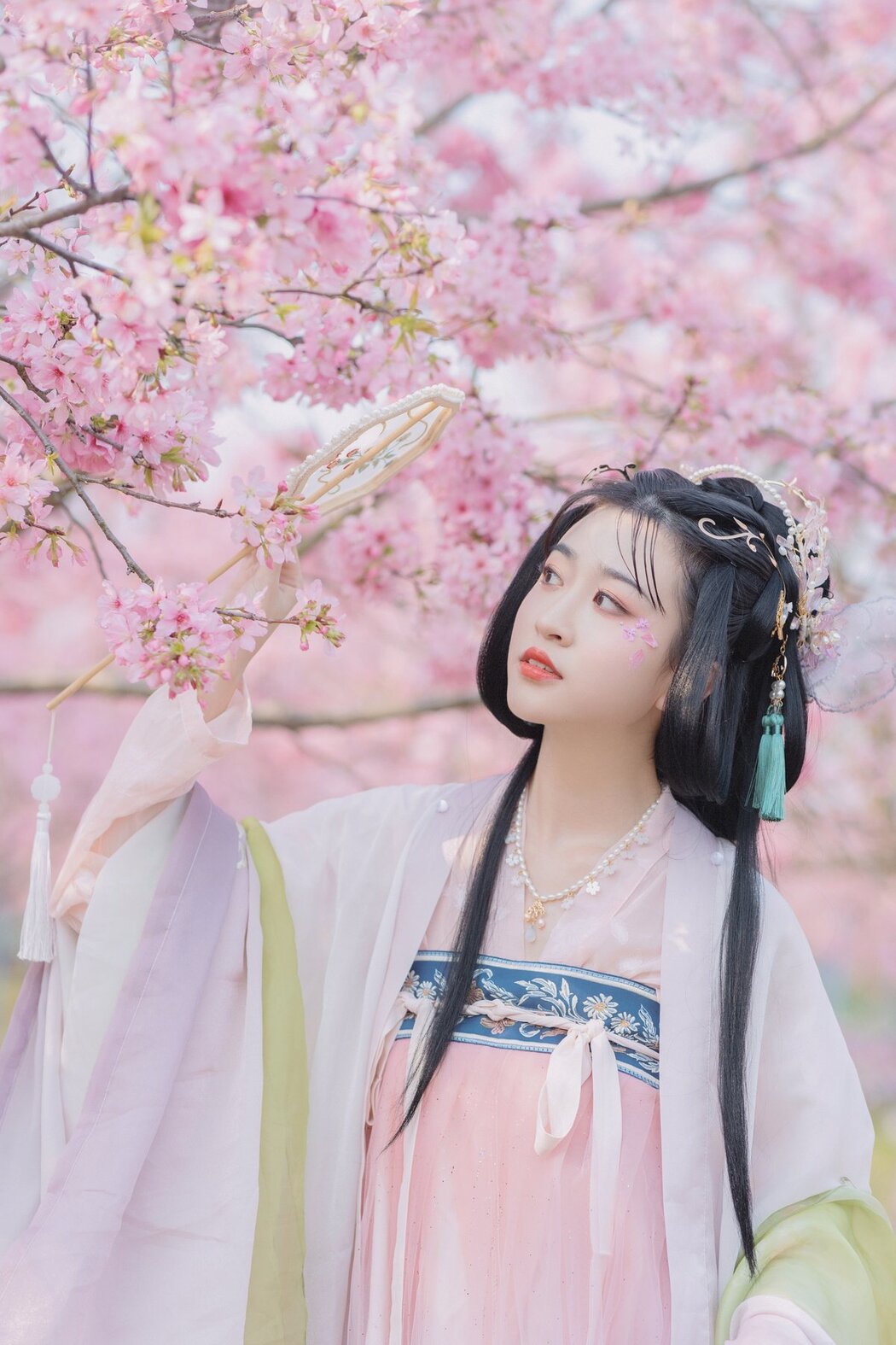 YiTuYu艺图语 Vol.2706 Qiong Na