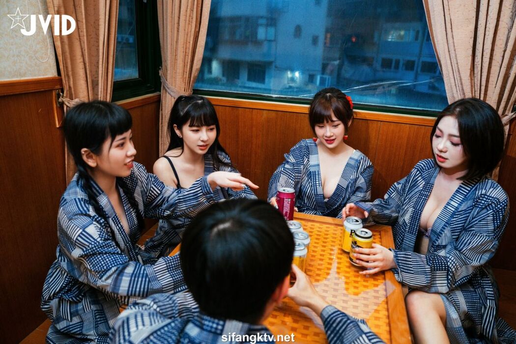 JVID Jie Mi 婕咪 Juice And Ya Jie 雅捷 And Yue Tai Ni Tiny 月台尼Tiny And Cha Li 茶理 – 酒醉的瘋狂做愛快樂之夜 Part3