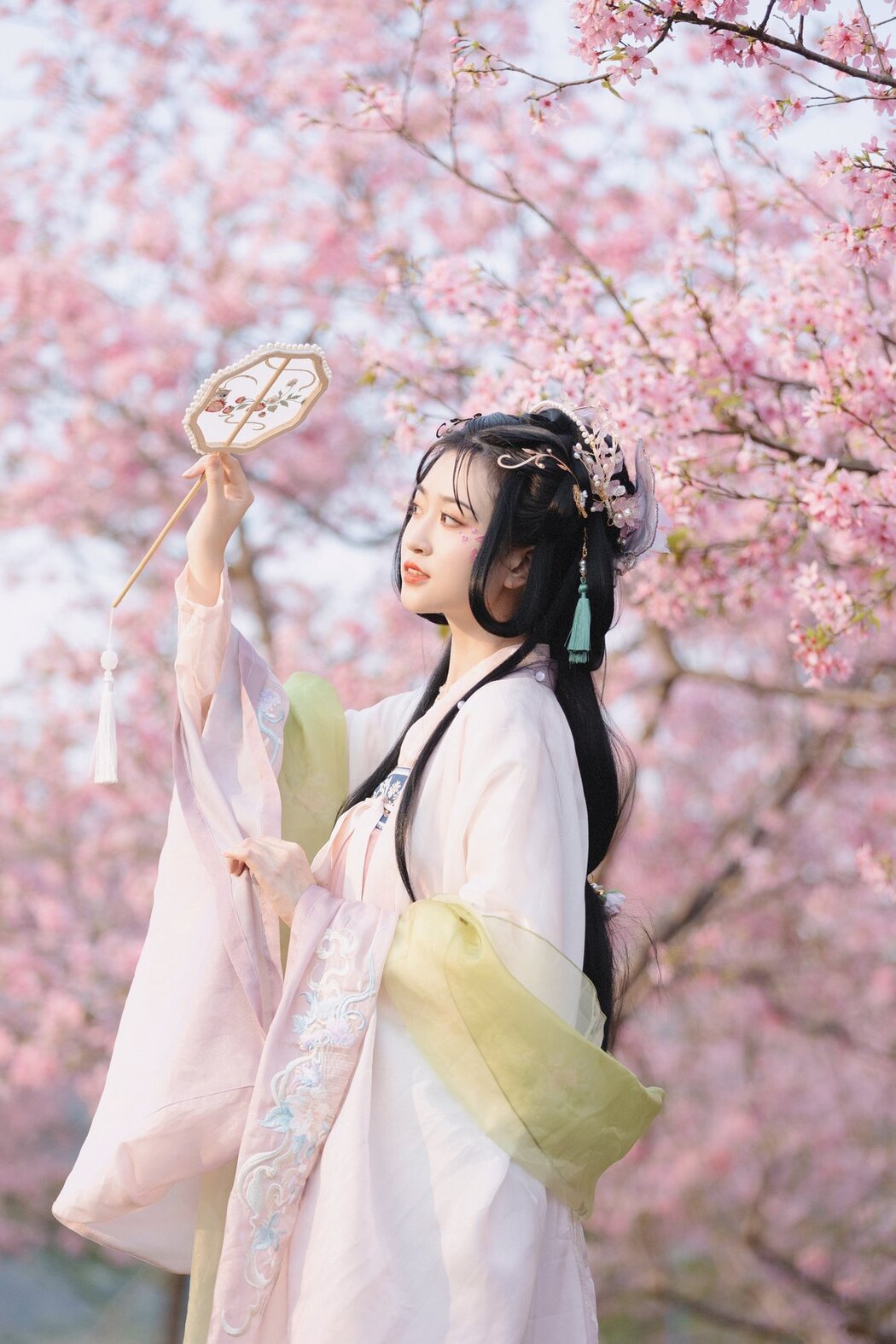 YiTuYu艺图语 Vol.2706 Qiong Na
