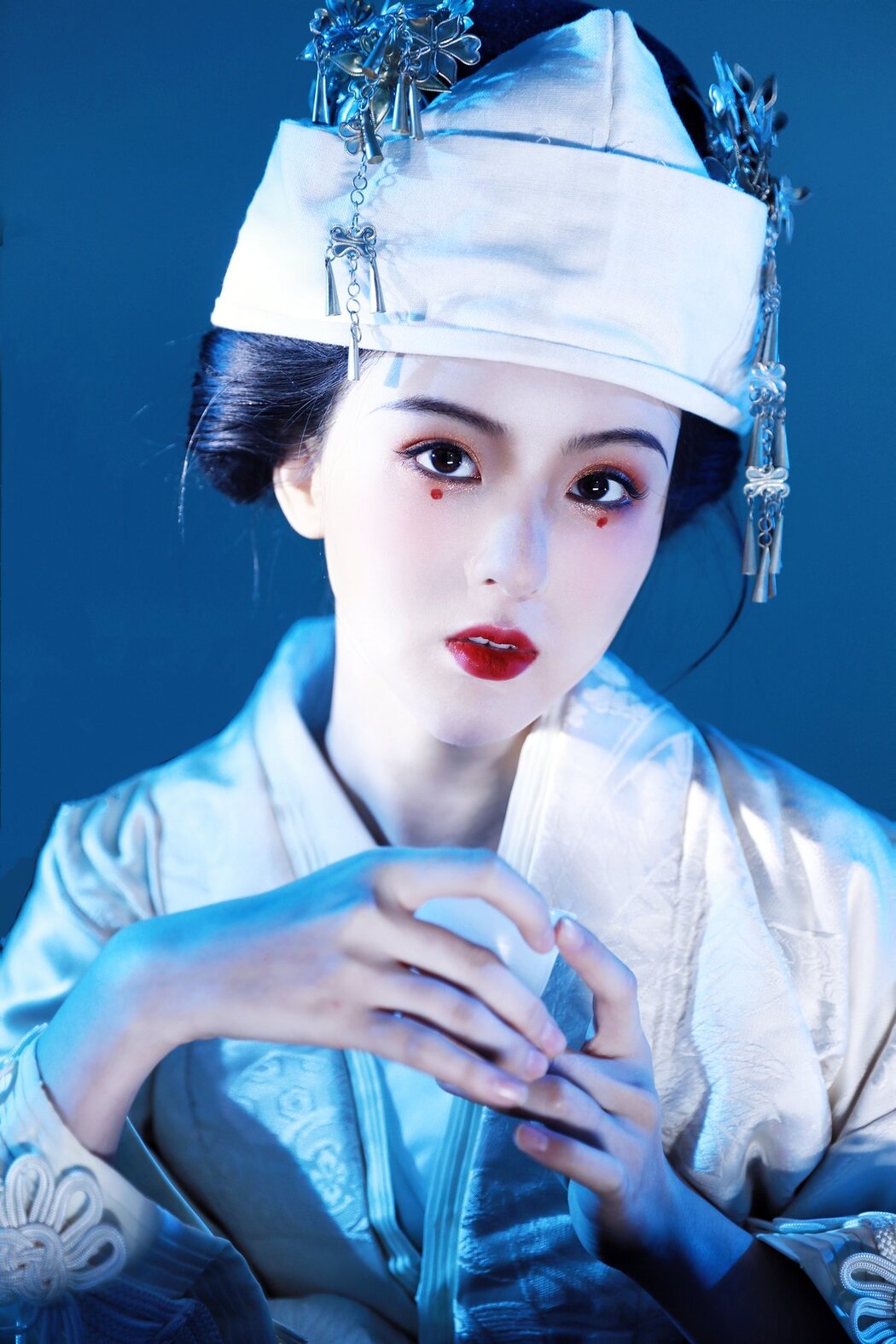 YiTuYu艺图语 Vol.2699 Tian Qing Hou De Ying Hua Hua