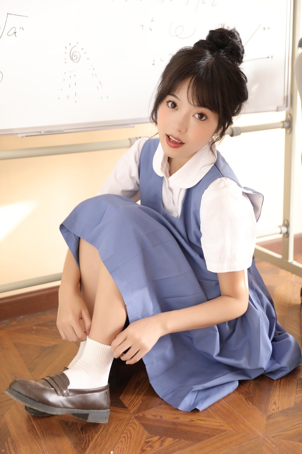 YiTuYu艺图语 Vol.2655 Xiao Wei Ren Er