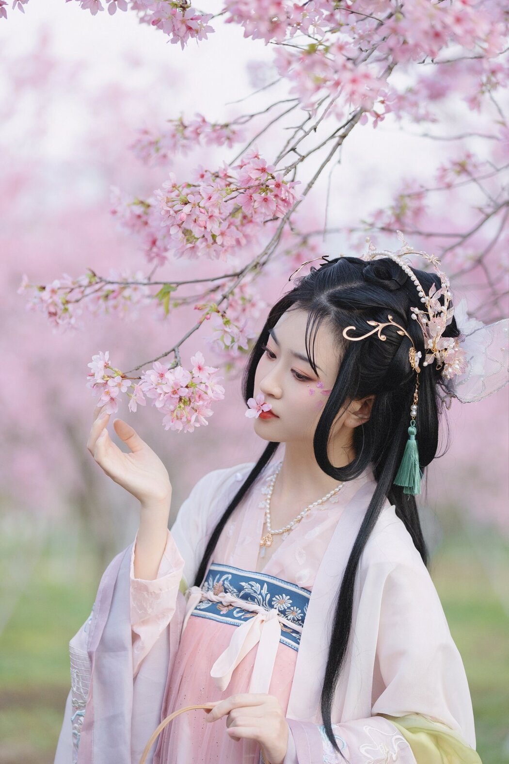 YiTuYu艺图语 Vol.2706 Qiong Na
