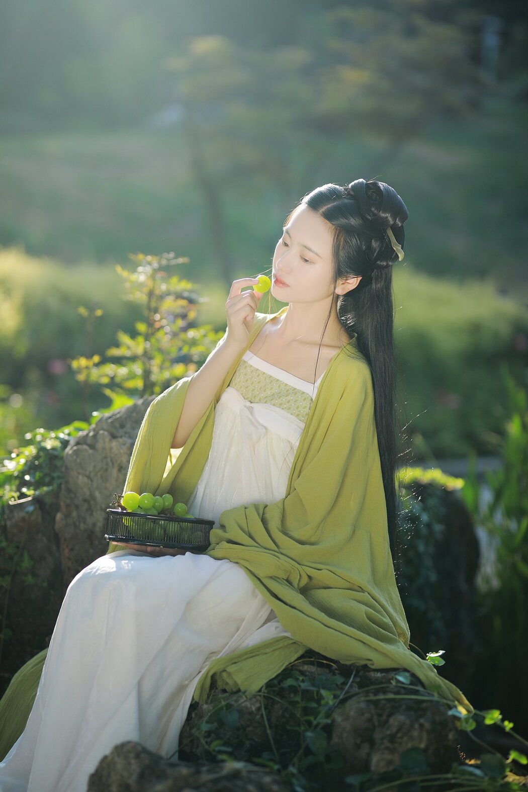 YiTuYu艺图语 Vol.2693 Yu Jin