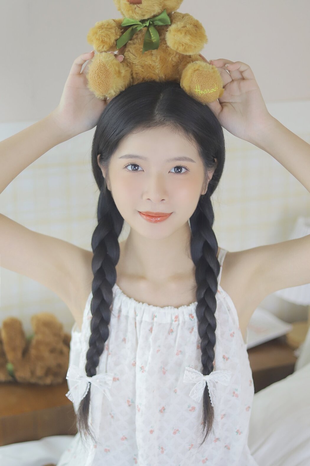 YiTuYu艺图语 Vol.2727 Luo Zhi Xin