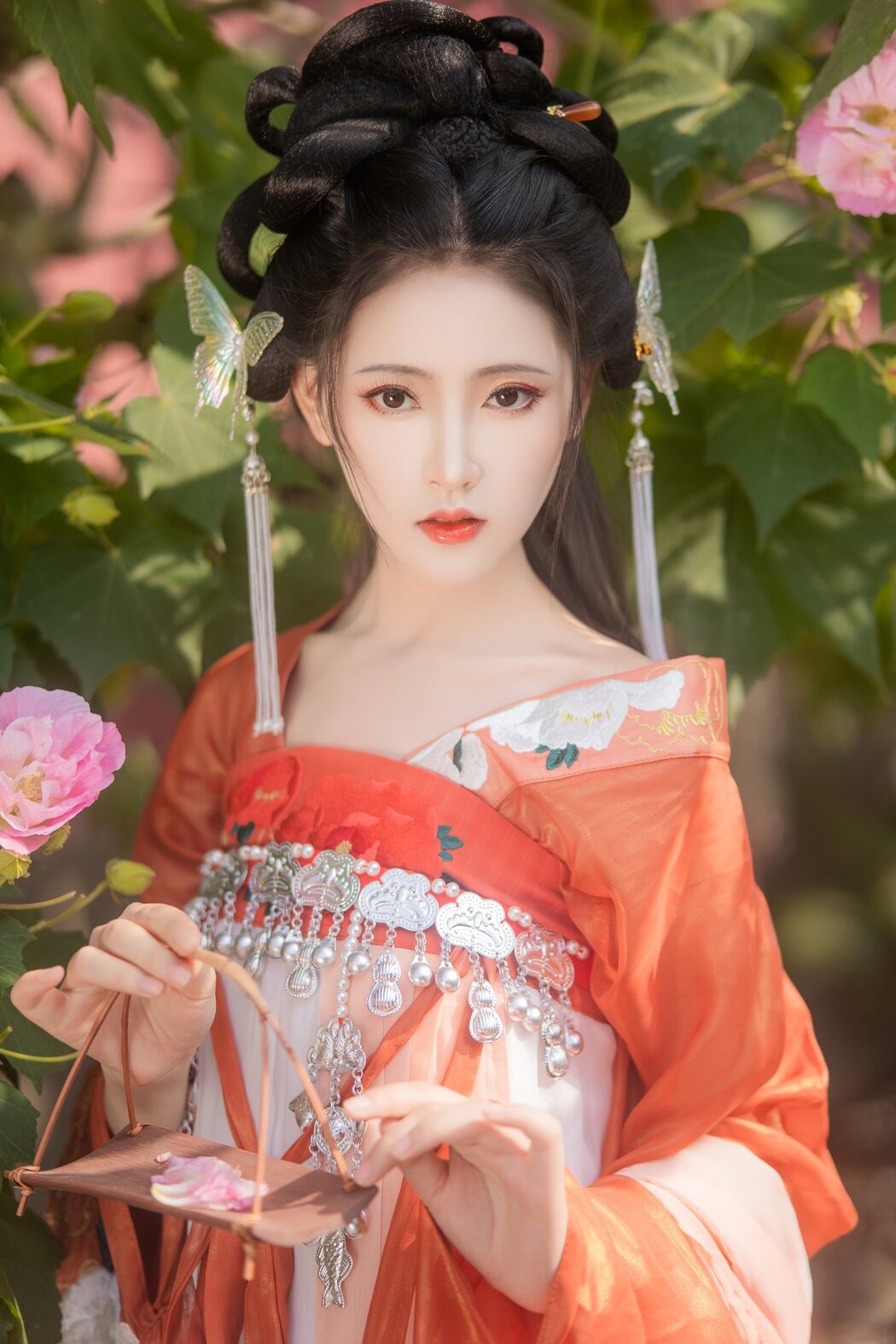 YiTuYu艺图语 Vol.2895 Lin Aki Nai