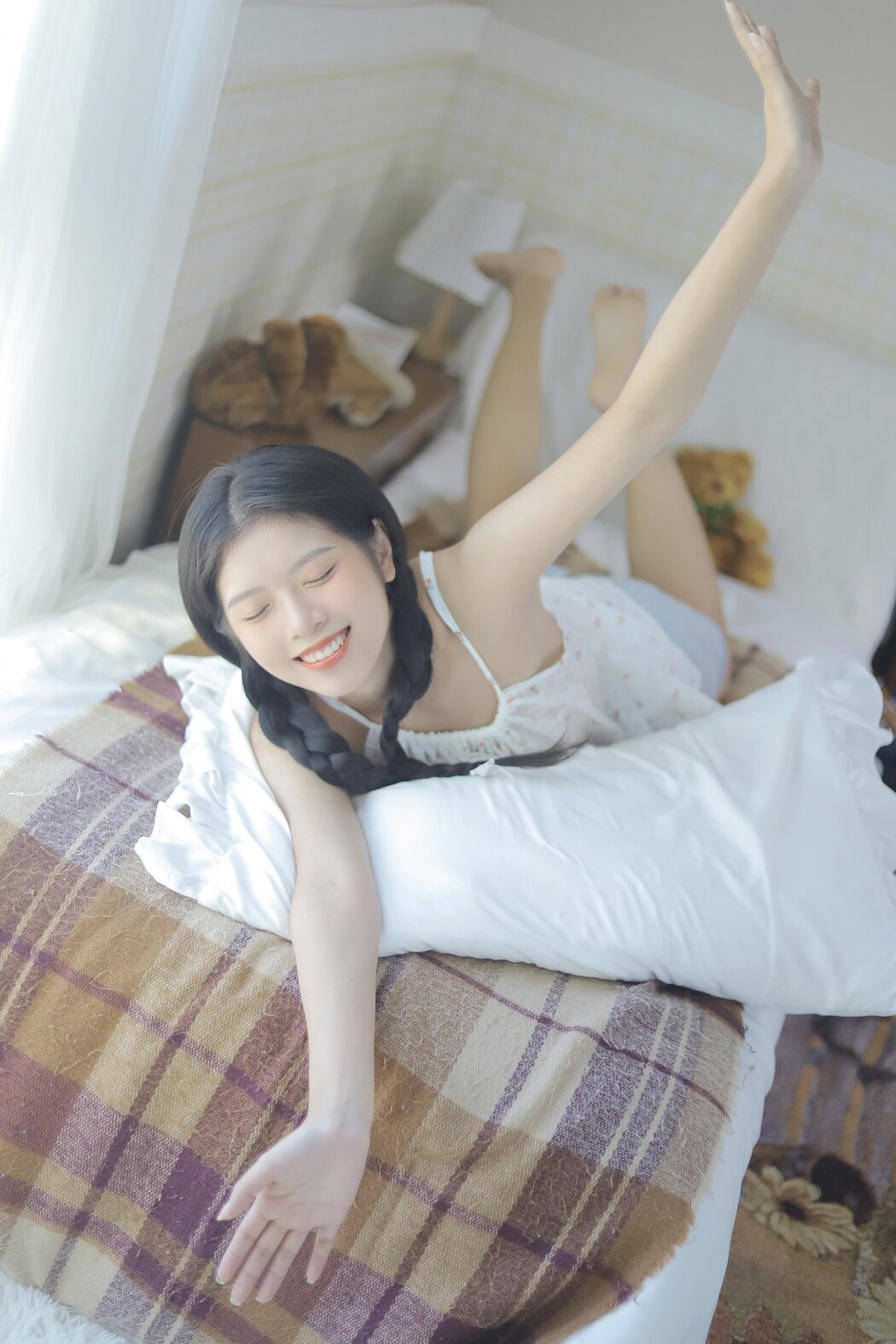 YiTuYu艺图语 Vol.2727 Luo Zhi Xin