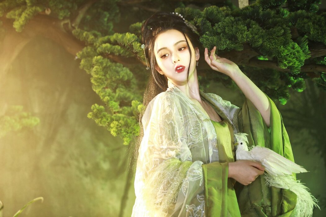 YiTuYu艺图语 Vol.2732 Tian Qing Hou De Ying Hua Hua