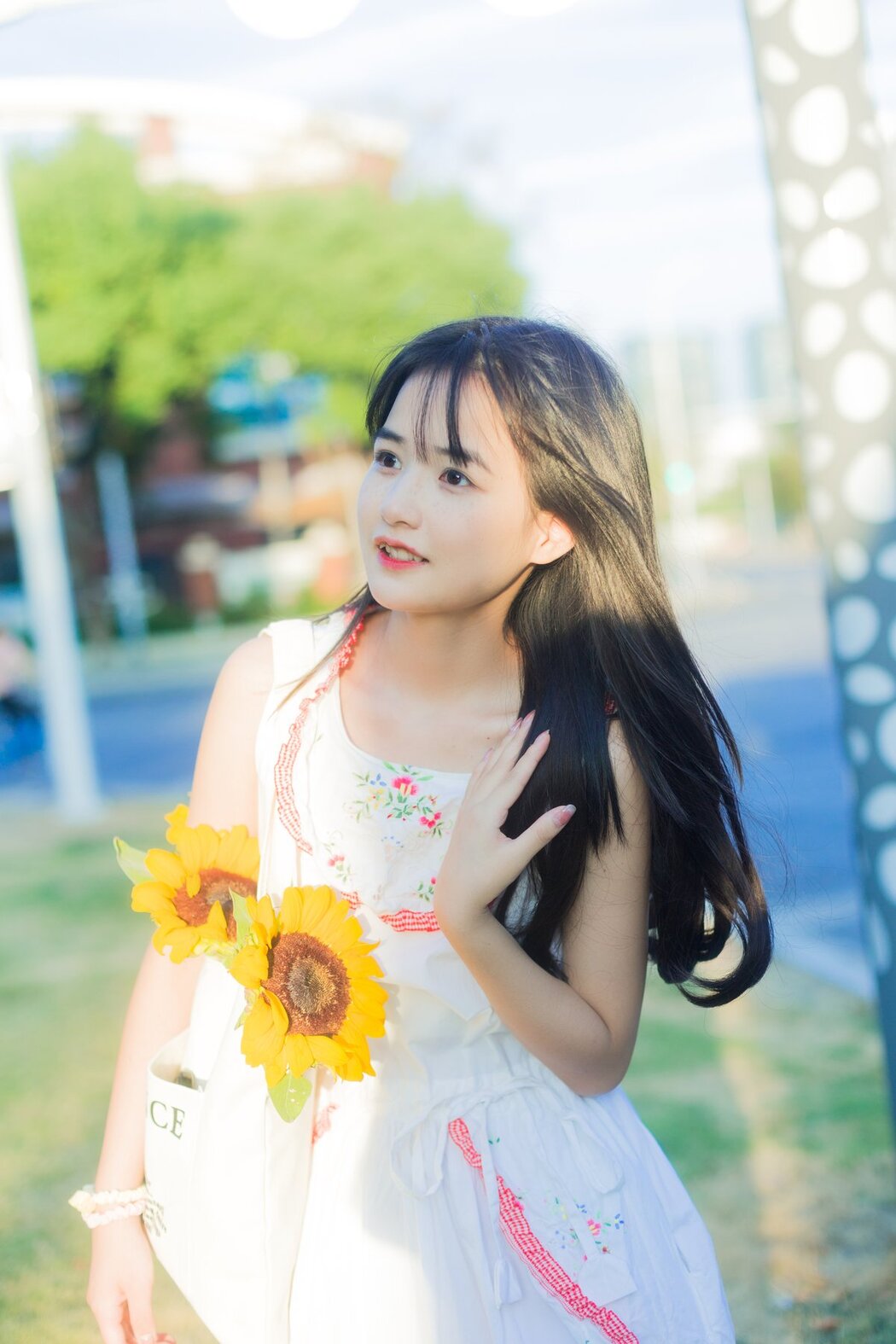 YiTuYu艺图语 Vol.2774 Xiao Yi Mei Mei Cute