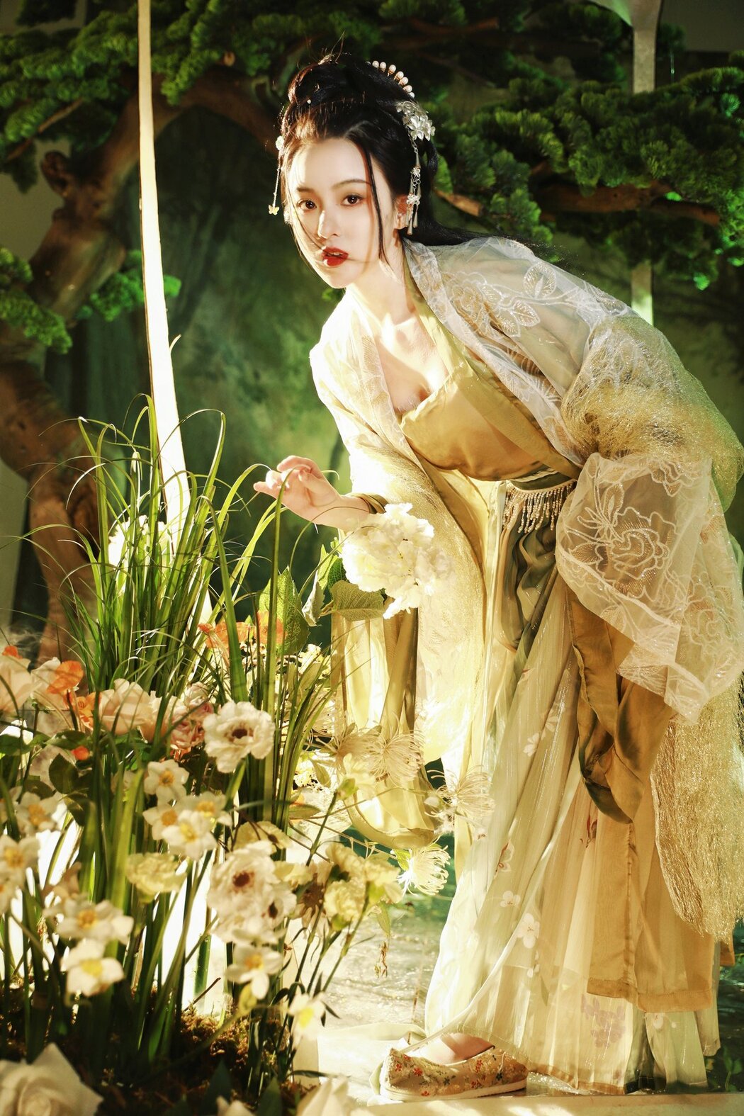 YiTuYu艺图语 Vol.2732 Tian Qing Hou De Ying Hua Hua