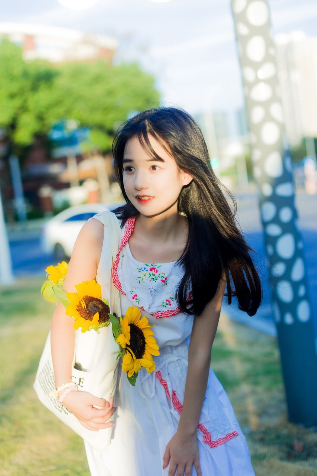 YiTuYu艺图语 Vol.2774 Xiao Yi Mei Mei Cute