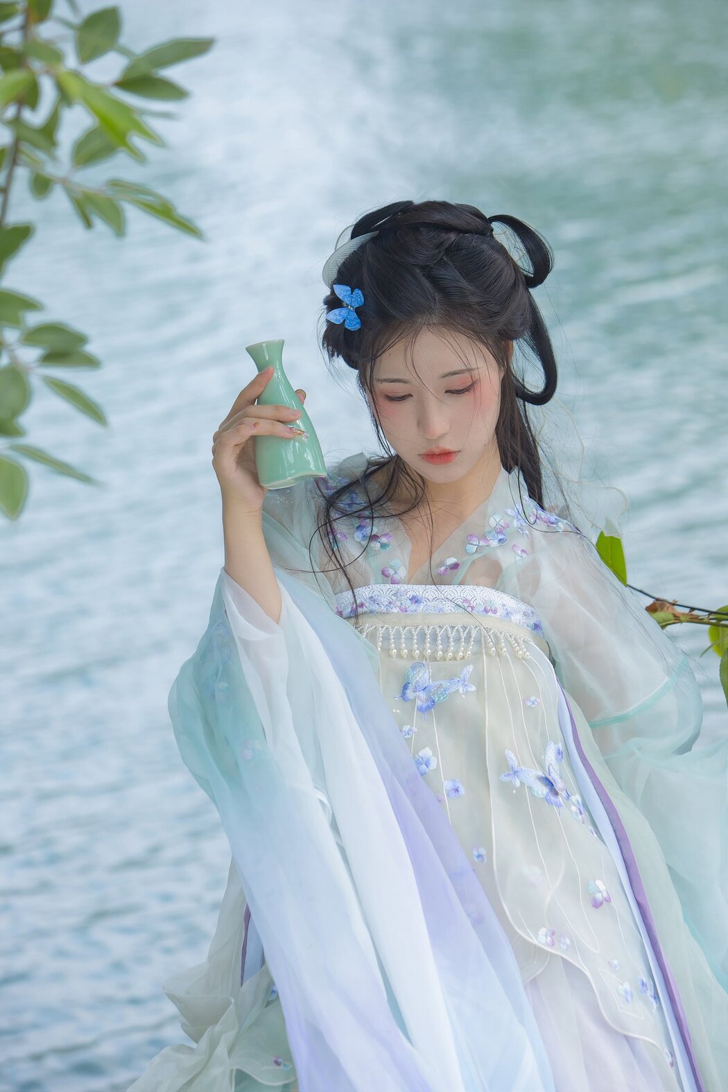 YiTuYu艺图语 Vol.2748 Nu Li Ban Zhuan De Shuang He
