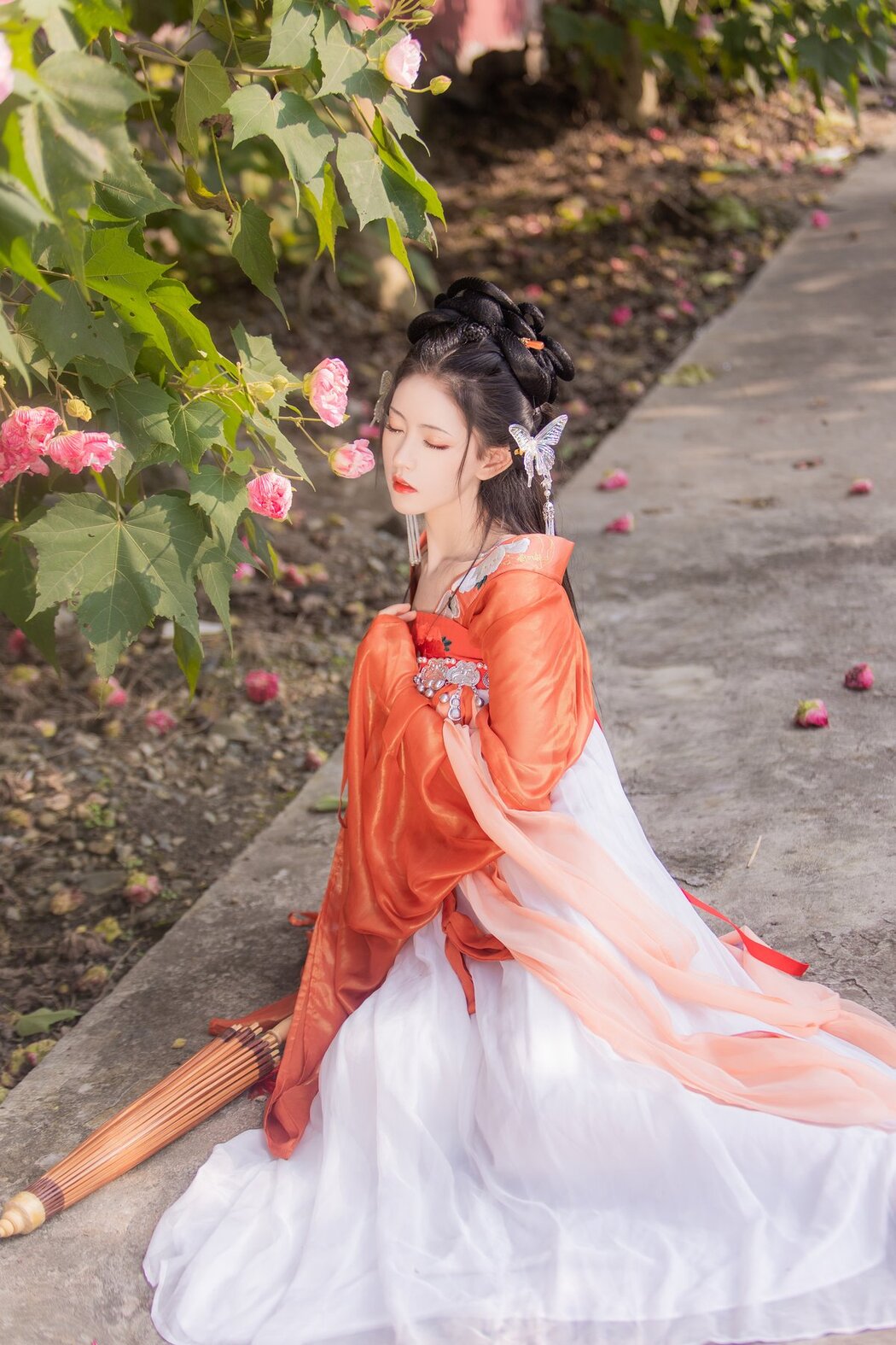 YiTuYu艺图语 Vol.2895 Lin Aki Nai
