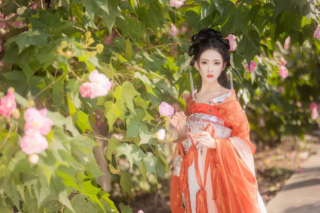 YiTuYu艺图语 Vol.2895 Lin Aki Nai