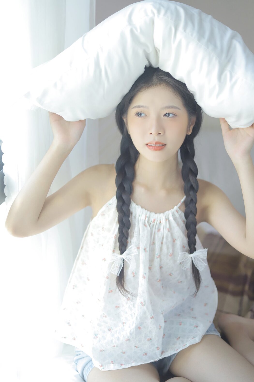 YiTuYu艺图语 Vol.2727 Luo Zhi Xin