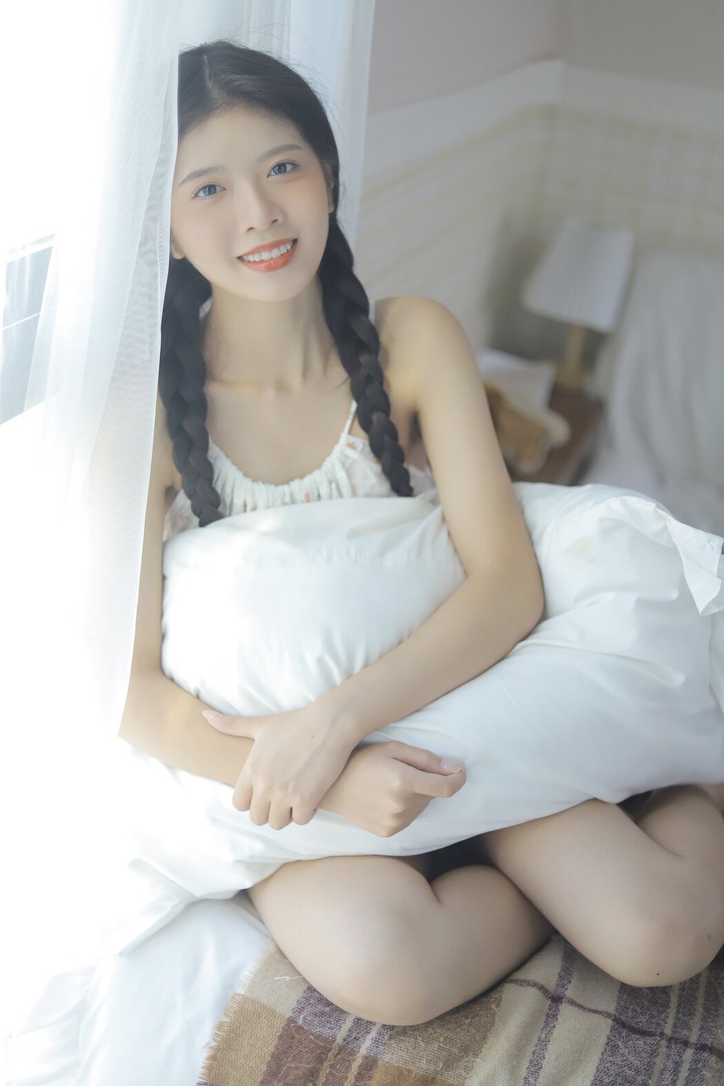 YiTuYu艺图语 Vol.2727 Luo Zhi Xin