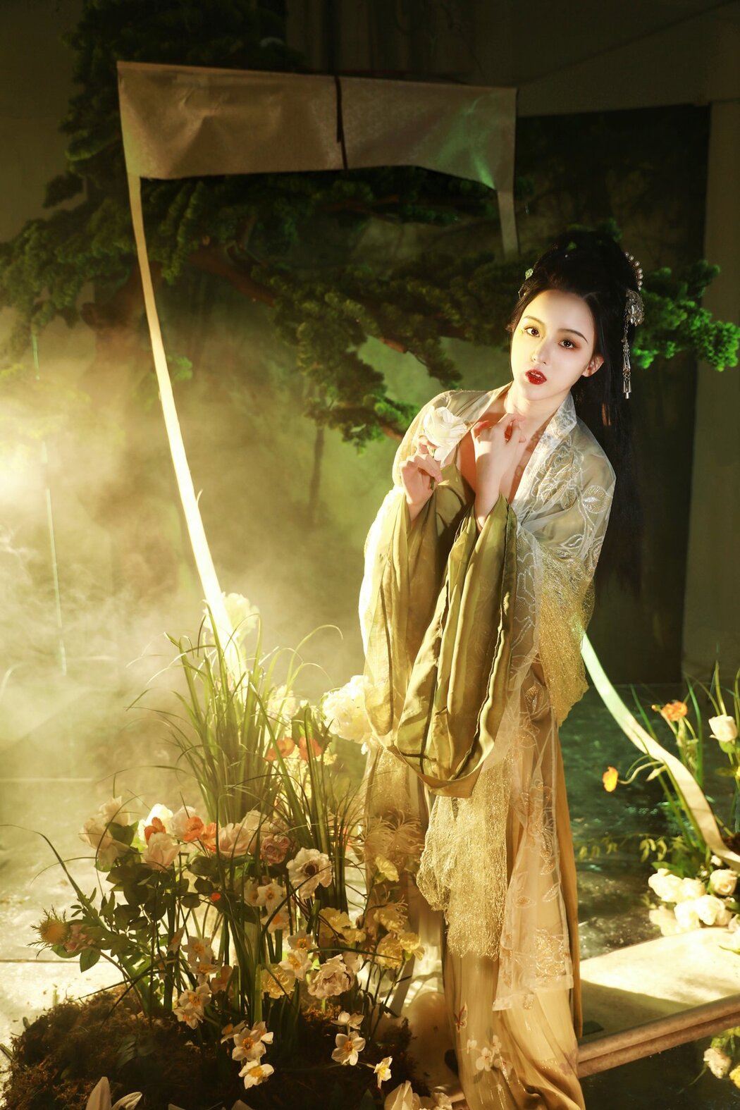 YiTuYu艺图语 Vol.2732 Tian Qing Hou De Ying Hua Hua