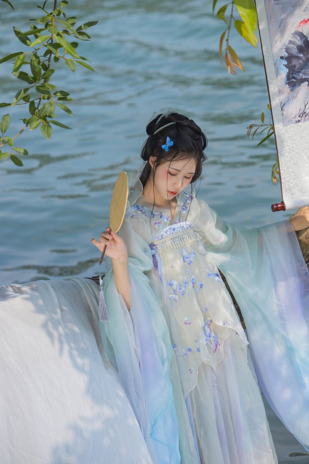 YiTuYu艺图语 Vol.2748 Nu Li Ban Zhuan De Shuang He