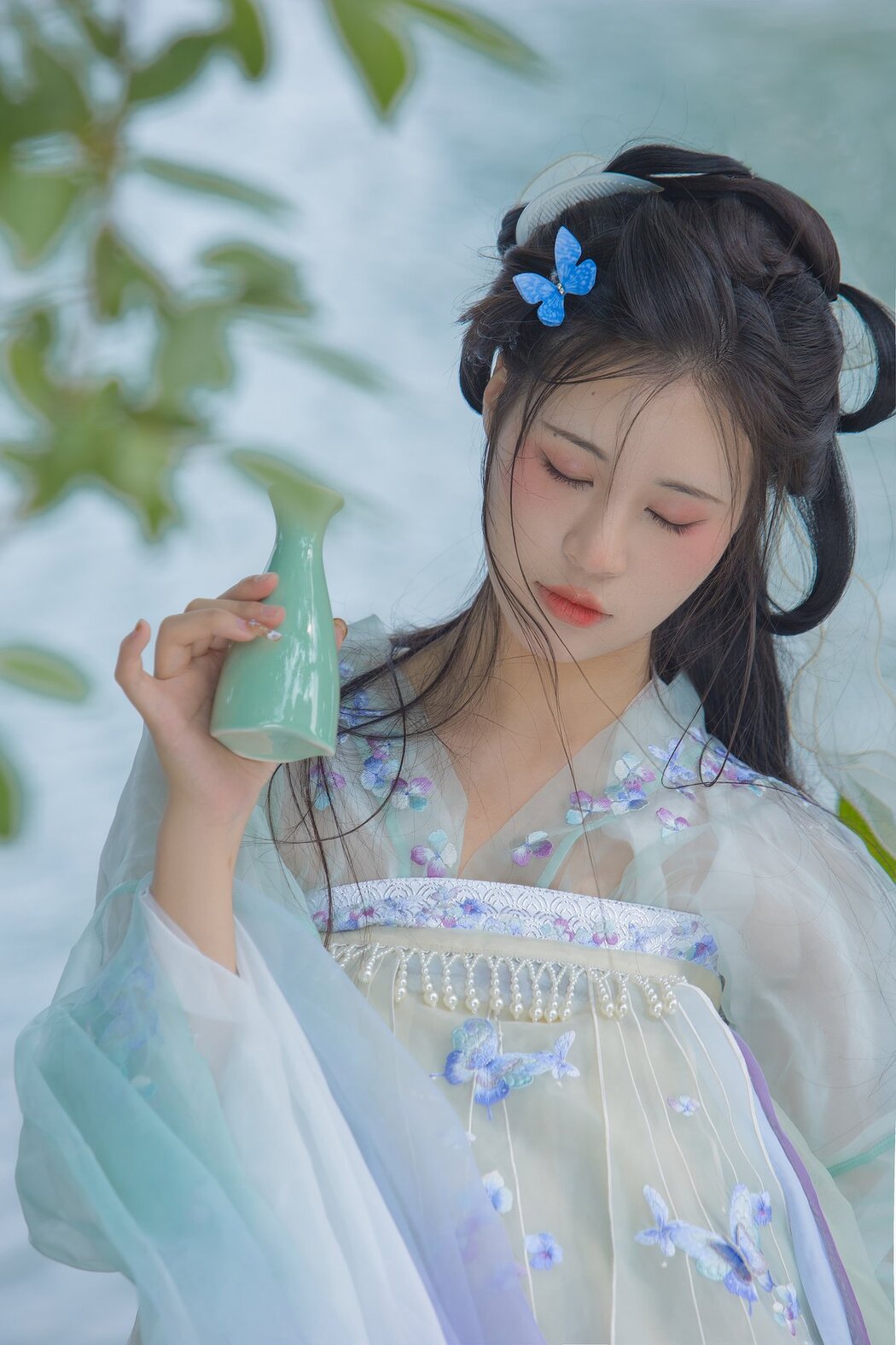 YiTuYu艺图语 Vol.2748 Nu Li Ban Zhuan De Shuang He