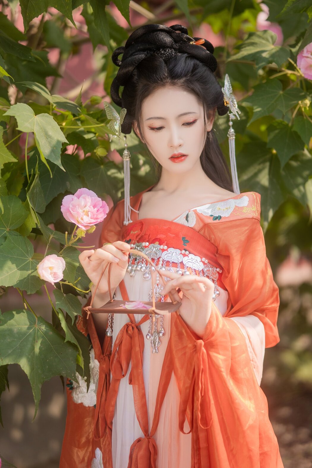 YiTuYu艺图语 Vol.2895 Lin Aki Nai