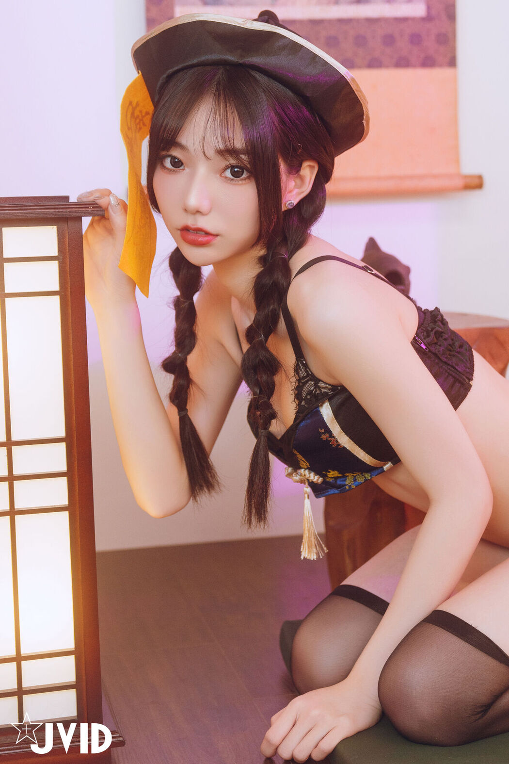 JVID Jiu Jiu 啾啾 – ゾンビ殭屍版女友注射愛の能量變成人類 Part1