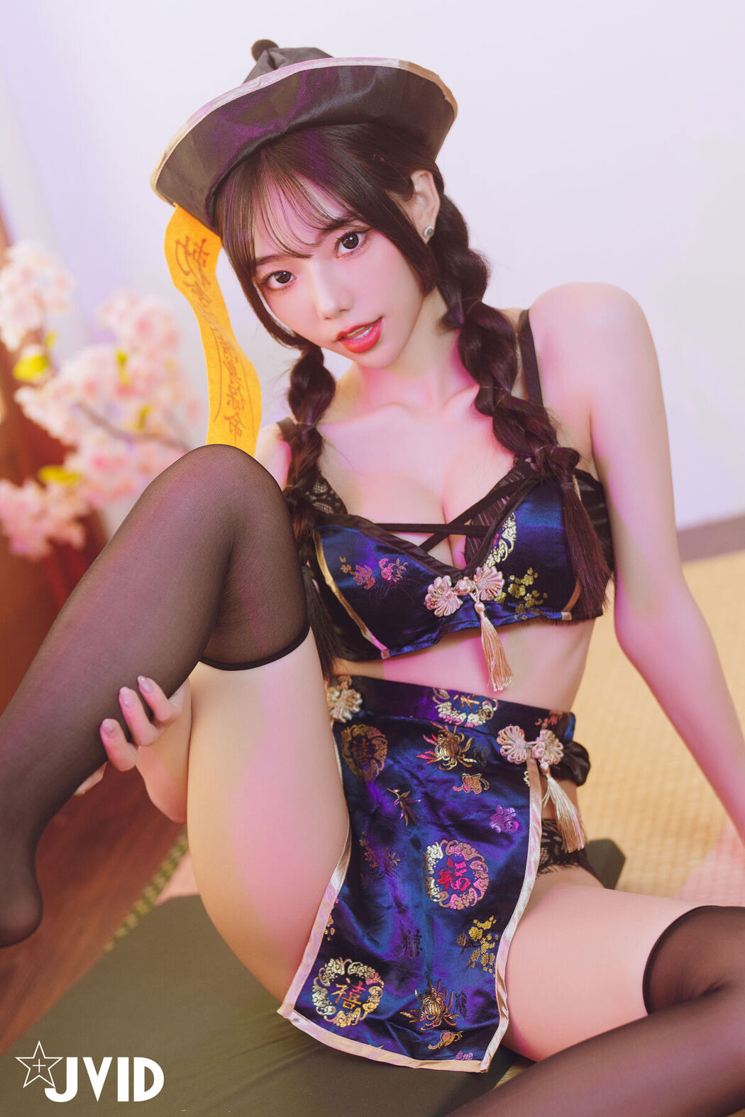 JVID Jiu Jiu 啾啾 – ゾンビ殭屍版女友注射愛の能量變成人類 Part1