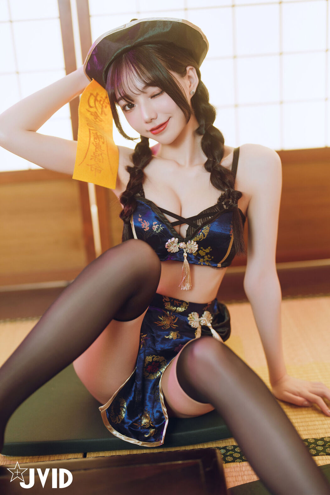 JVID Jiu Jiu 啾啾 – ゾンビ殭屍版女友注射愛の能量變成人類 Part1
