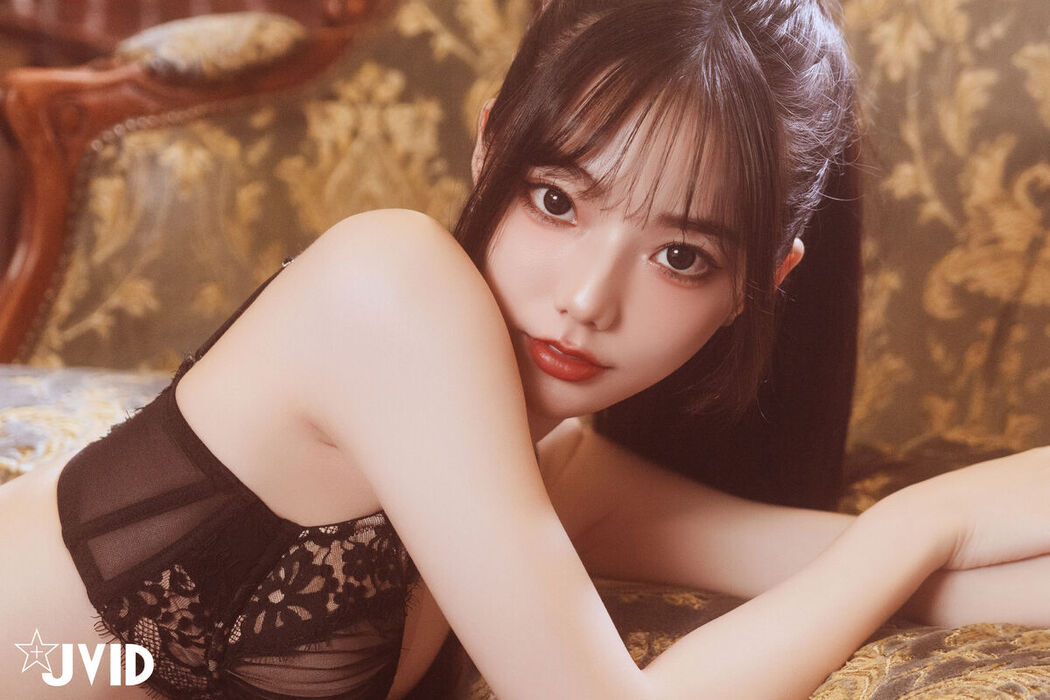 JVID Jiu Jiu 啾啾 – ゾンビ殭屍版女友注射愛の能量變成人類 Part1