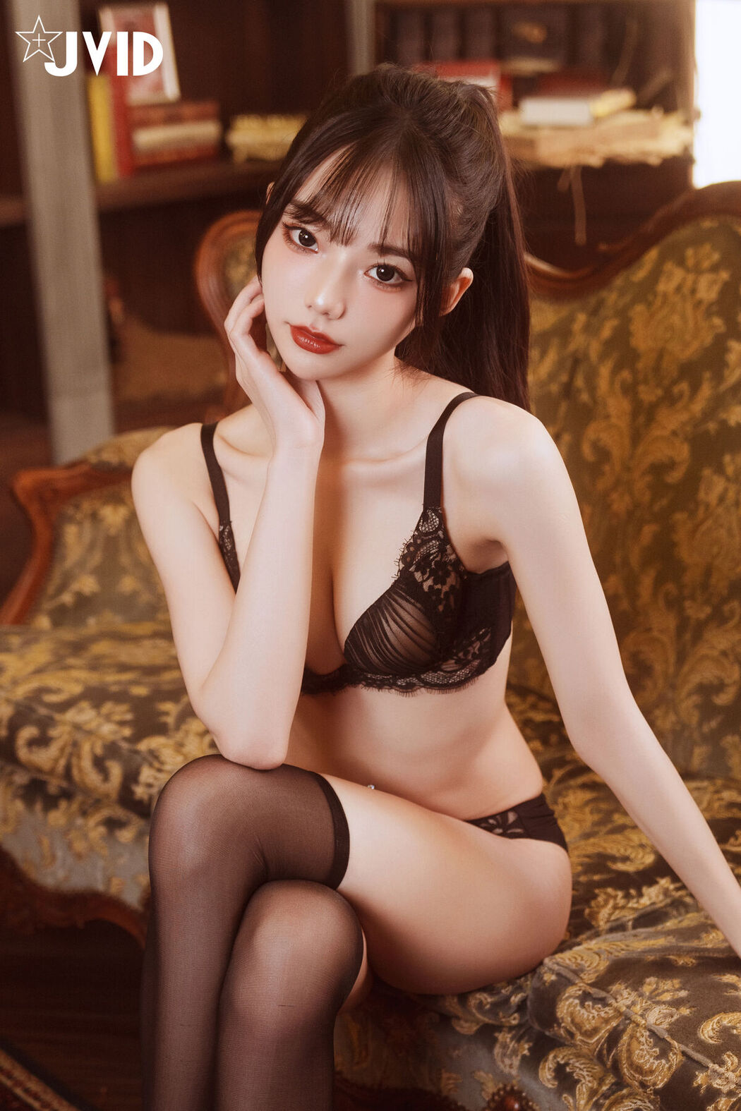 JVID Jiu Jiu 啾啾 – ゾンビ殭屍版女友注射愛の能量變成人類 Part1