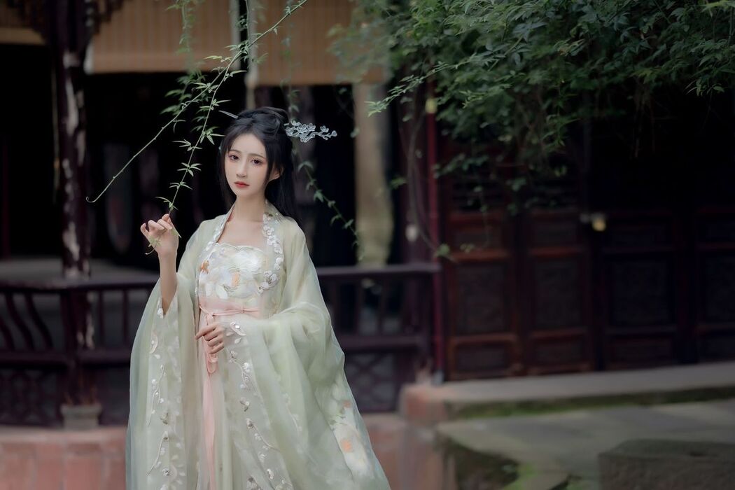 YiTuYu艺图语 Vol.3069 Qi Luo Sheng De Xiao Su Su