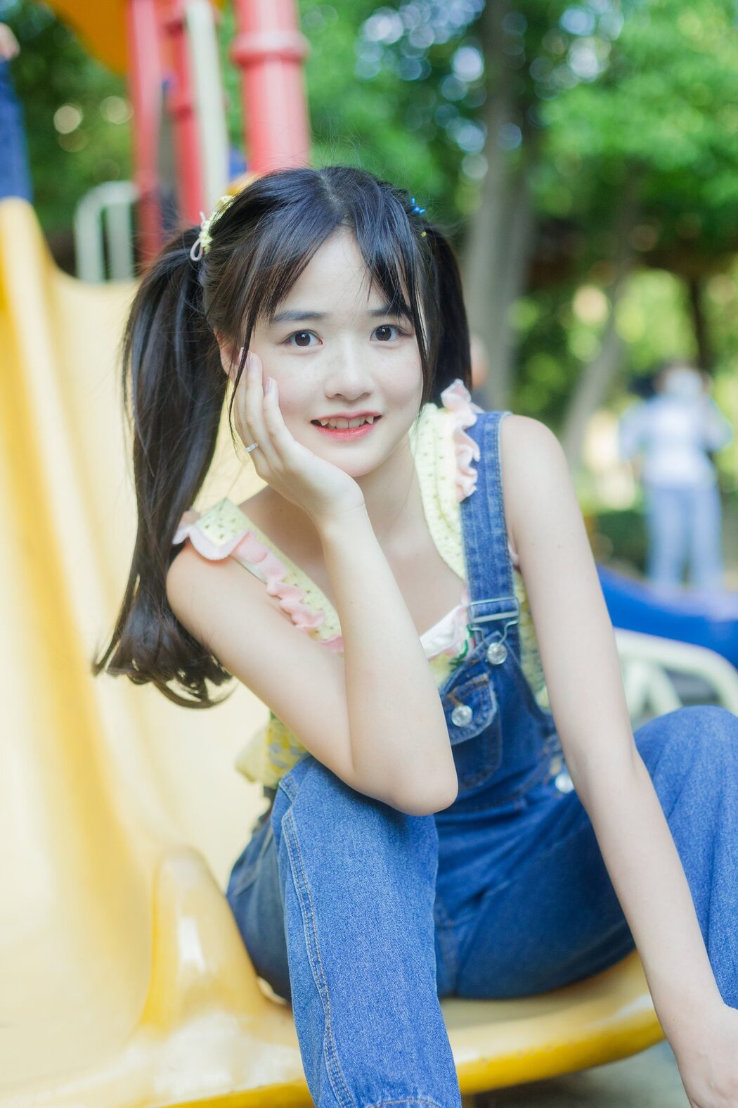 YiTuYu艺图语 Vol.2944 Xiao Yi Mei Mei Cute
