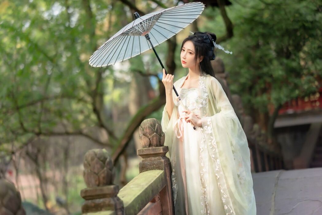YiTuYu艺图语 Vol.3069 Qi Luo Sheng De Xiao Su Su