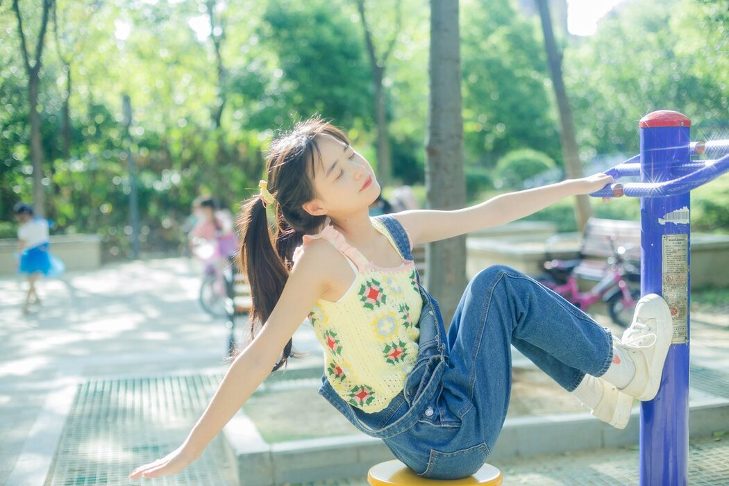 YiTuYu艺图语 Vol.2944 Xiao Yi Mei Mei Cute