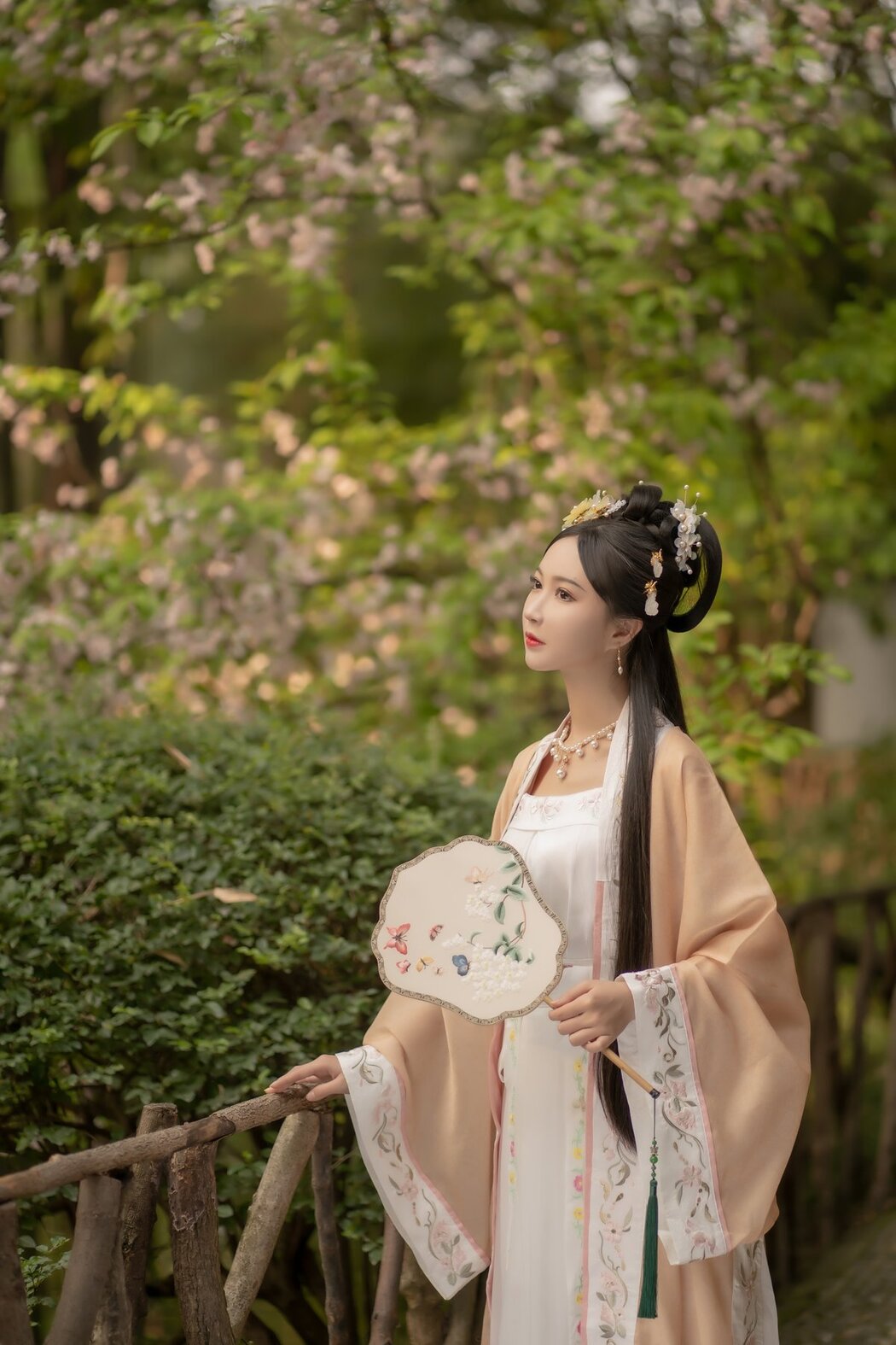 YiTuYu艺图语 Vol.2950 Qi Luo Sheng De Xiao Su Su