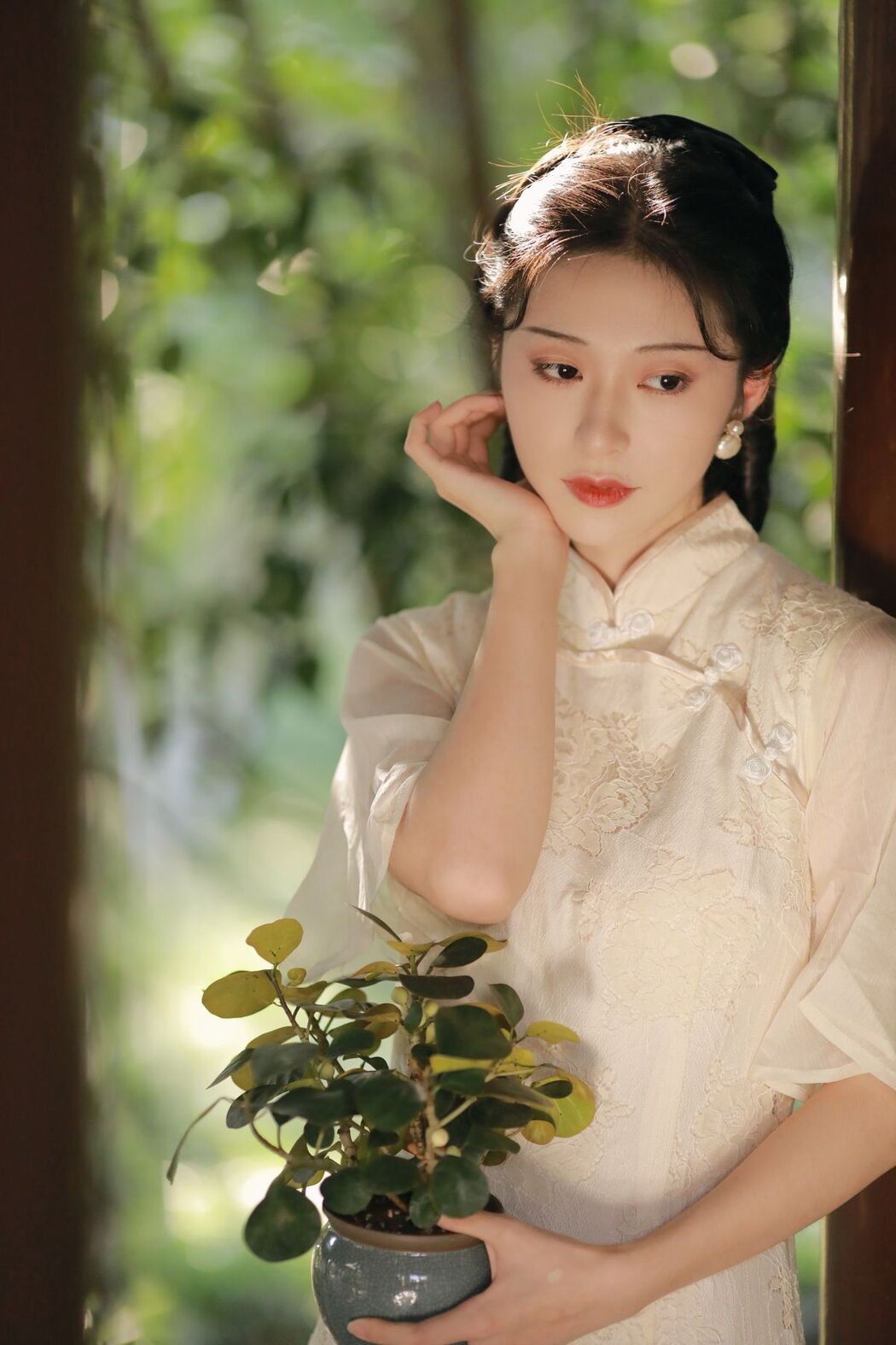 YiTuYu艺图语 Vol.3037 Fen Mian Gu Niang