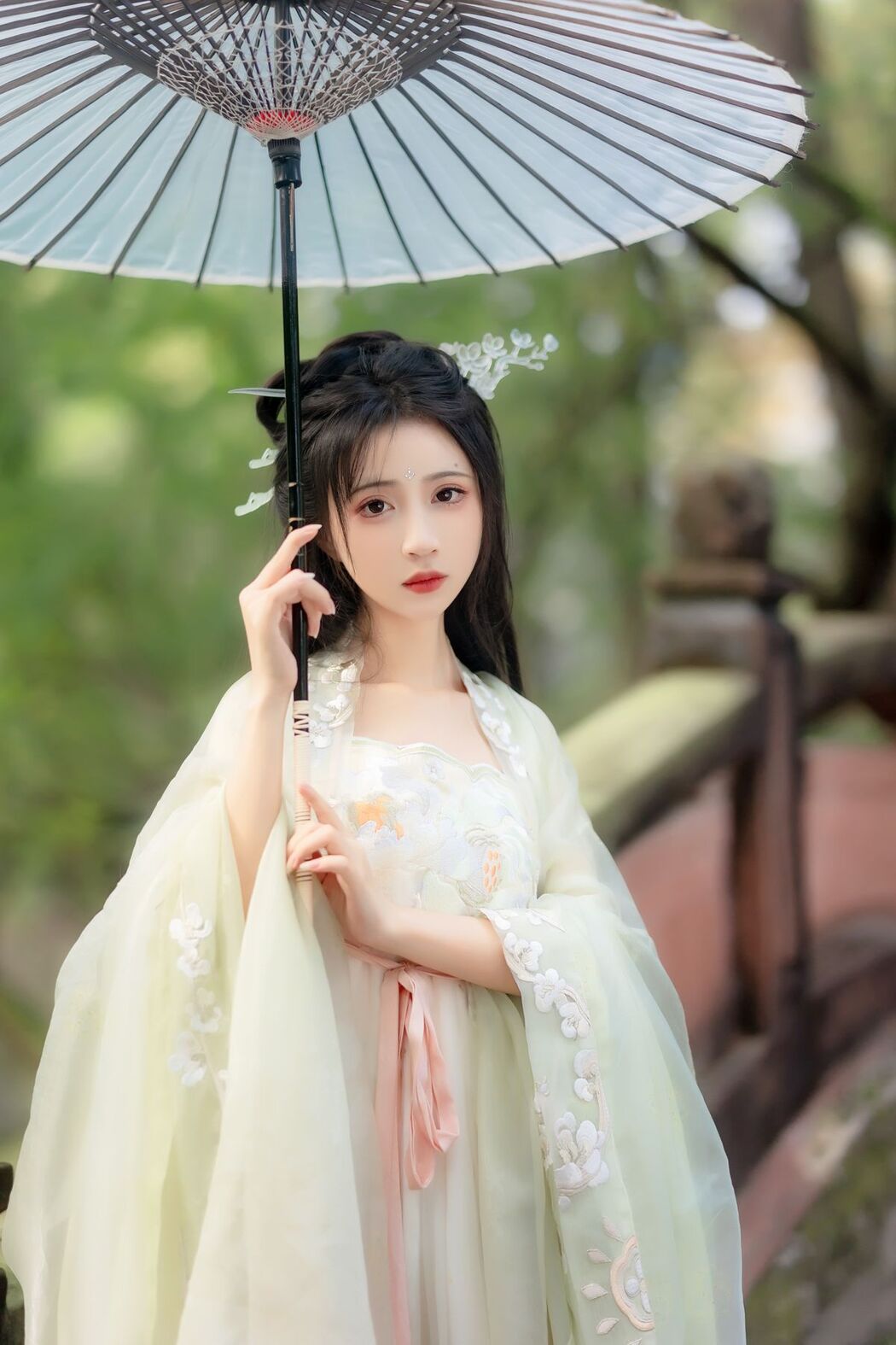 YiTuYu艺图语 Vol.3069 Qi Luo Sheng De Xiao Su Su