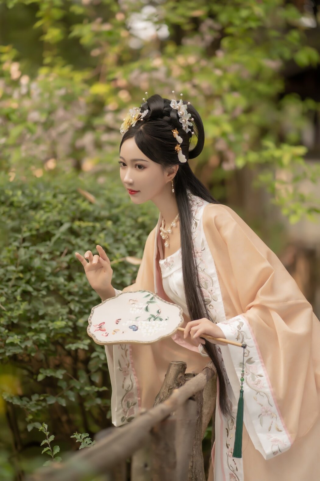 YiTuYu艺图语 Vol.2950 Qi Luo Sheng De Xiao Su Su