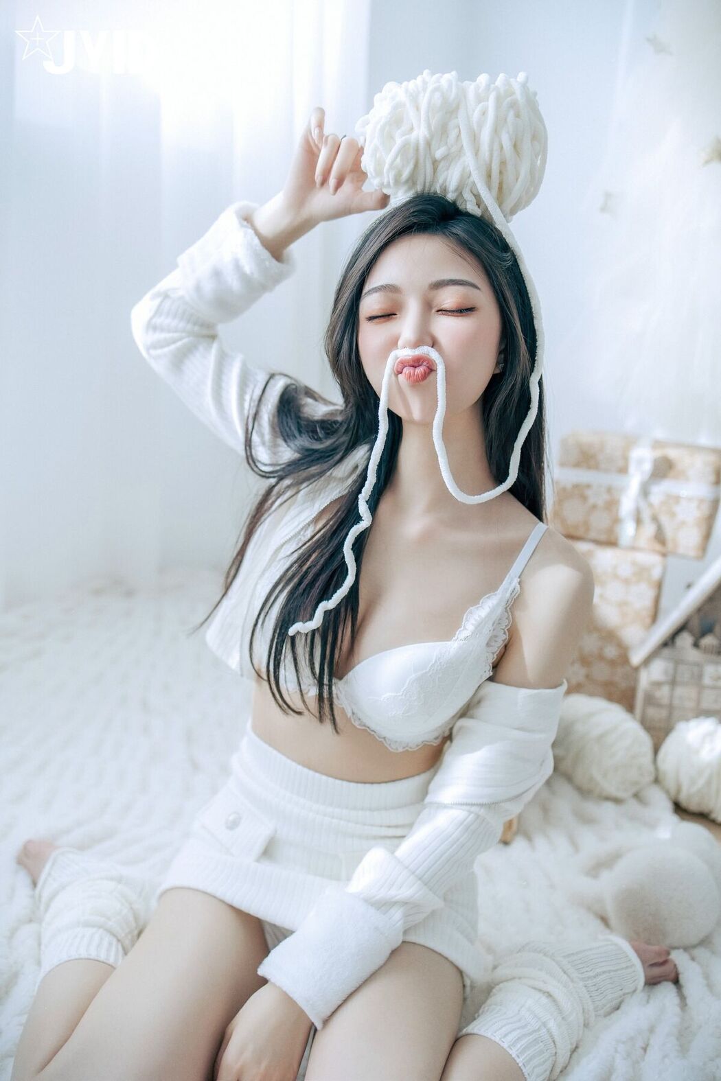 JVID Jiu Jiu 啾啾 – 純白性感小公主啾啾降臨 Part2