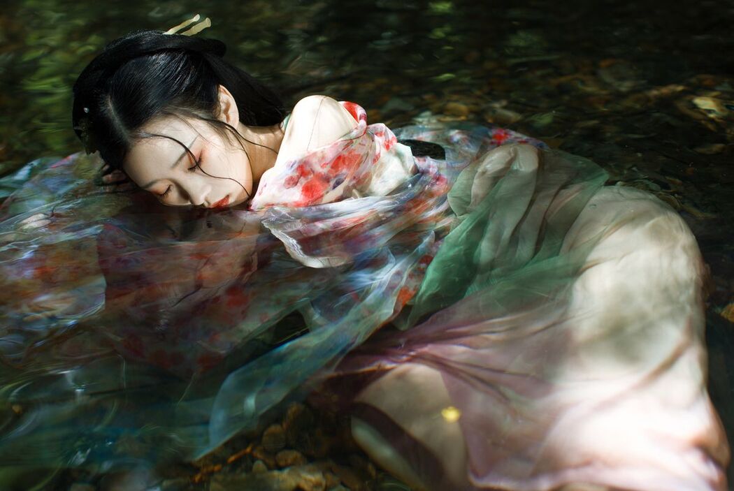 YiTuYu艺图语 Vol.3072 Li Li Si