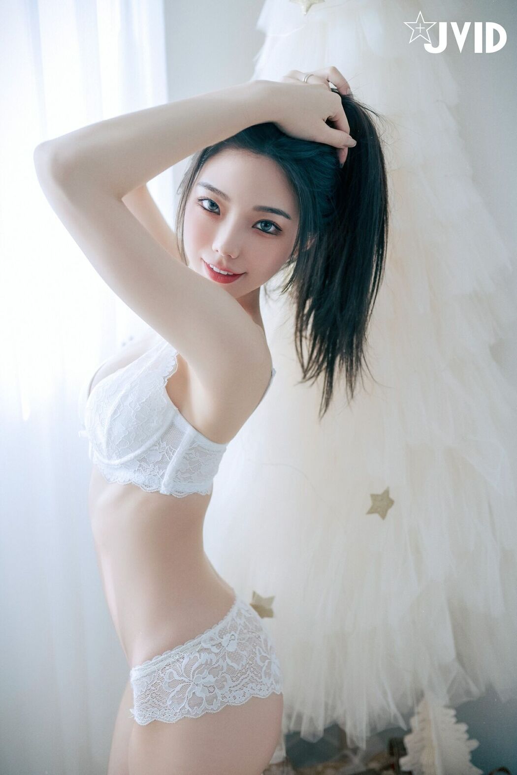 JVID Jiu Jiu 啾啾 – 純白性感小公主啾啾降臨 Part1