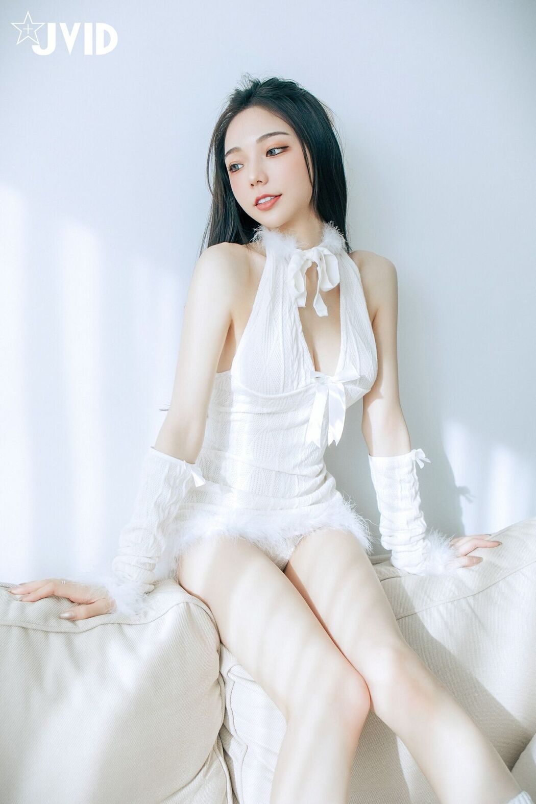 JVID Jiu Jiu 啾啾 – 純白性感小公主啾啾降臨 Part2